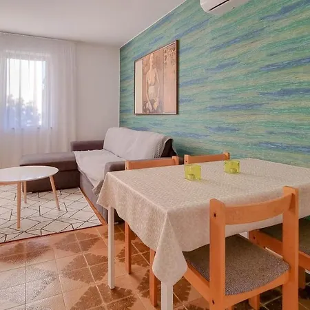 Apartment Valerian 1 Novigrad Istria
